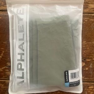 NIB Alphalete Amplify Dusty Green size Small